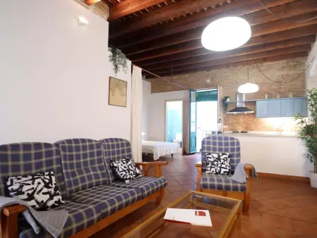 Loft rénové au centre de Sant Feliu, 2 chambres, près de la plage - Photo 4