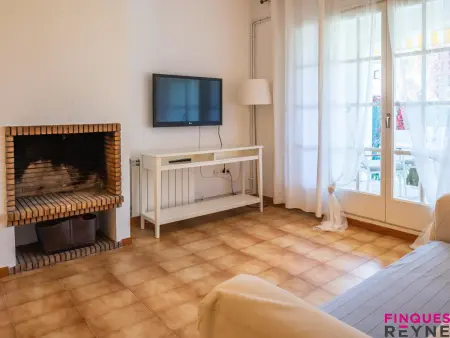 Appartement rez-de-chaussée avec jardin et accès piscine, proche plage de Sant Pol - Photo 11