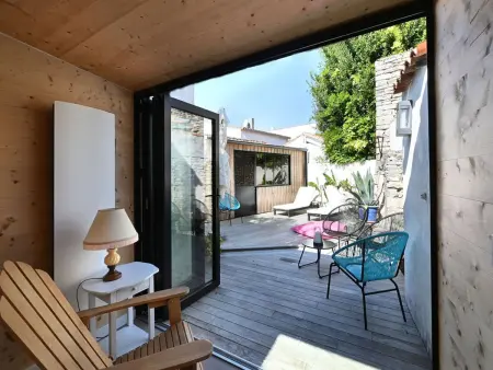 Charmante Maison de Village au Cœur de La Couarde-sur-Mer - Photo 1