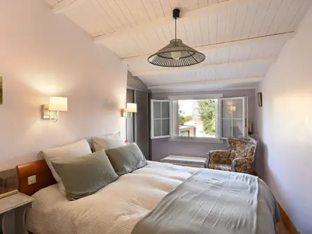 Charmante Maison de Village au Cœur de La Couarde-sur-Mer - Photo 11