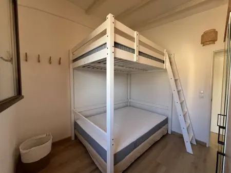 Appartement T2 Climatise avec Parking proche Plage - Photo 4