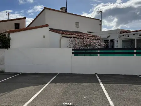 Appartement T2 Climatise avec Parking proche Plage - Photo 10