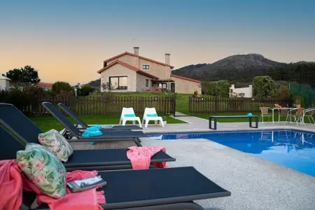 Villa Carolina - Luxury Singular, Villa à Espiñeirido avec Piscine et Vue Mer - Photo 8