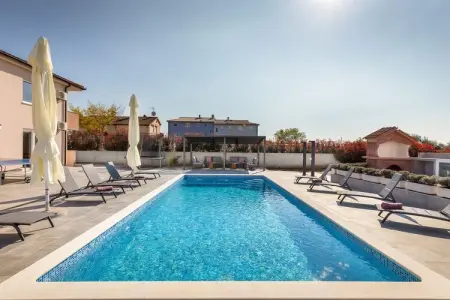 Villa Berg II - Pool, Game Room, Trampoline, Joli bungalow familial avec piscine privée - Photo 8