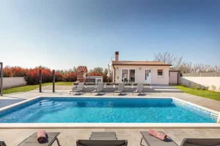 Villa Berg II - Pool, Game Room, Trampoline, Joli bungalow familial avec piscine privée - Photo 9