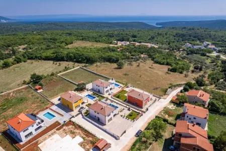 Enchanting Villa Magnolia West with Pool and Jacuz, Villa à Krnica avec piscine près plage - Photo 31