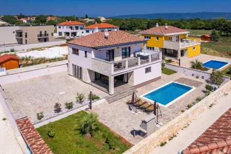 Enchanting Villa Magnolia West with Pool and Jacuz, Villa à Krnica avec piscine près plage - Photo 33