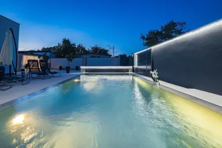 Villa Marsel (4+2) - Private Pool and Jacuzzi, Villa à Gajana avec piscine chauffée - Photo 20