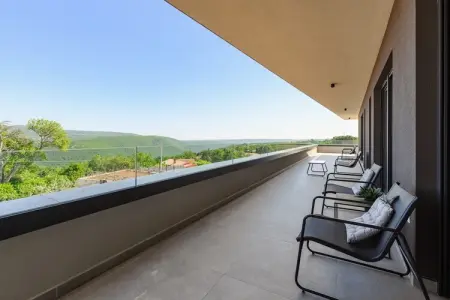 Villa de la Vie with Heated Swimming Pool, Appartement d'été relaxant à Drenje - Photo 5