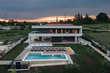 Villa de la Vie with Heated Swimming Pool, Appartement d'été relaxant à Drenje - Photo 48