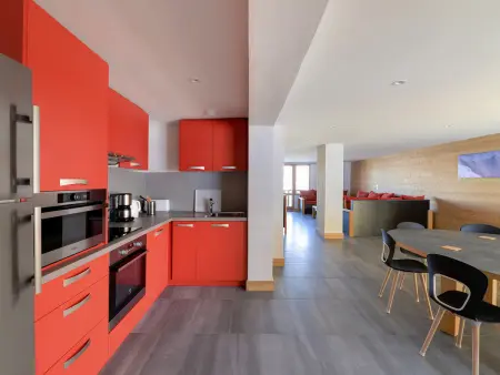 Appartement rénové près des pistes avec espace bien-être et parking - Photo 1