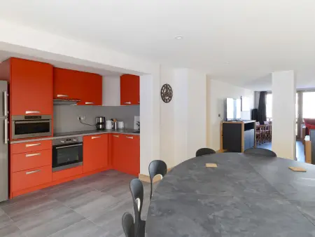 Appartement rénové près des pistes avec espace bien-être et parking - Photo 2