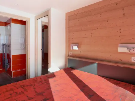 Appartement rénové près des pistes avec espace bien-être et parking - Photo 8