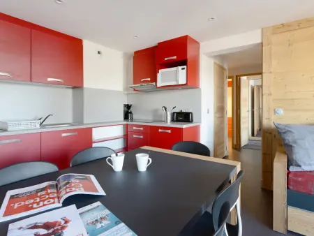 Appartement rénové 3 pièces, proche pistes, balcon, animaux admis - Photo 1