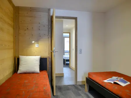 Magnifique duplex rénové 7 pièces, proche pistes, sauna, hammam, salle de fitness - Photo 3