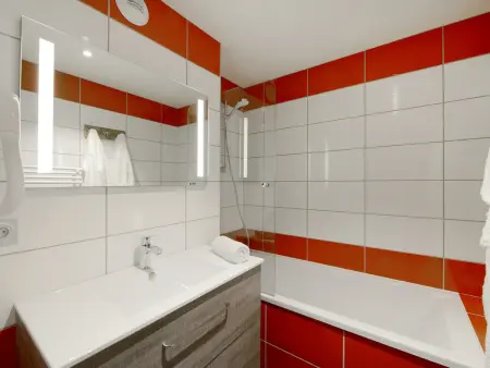 Magnifique duplex rénové 7 pièces, proche pistes, sauna, hammam, salle de fitness - Photo 7