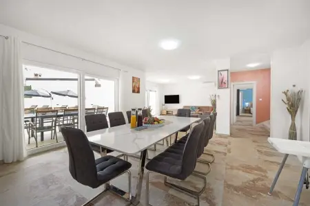 Villa Nur Amela with Pool, Jacuzzi, Darts, Villa de luxe à Pula avec piscine et jacuzzi - Photo 4