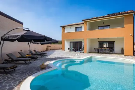 Villa Nur Amela with Pool, Jacuzzi, Darts, Villa de luxe à Pula avec piscine et jacuzzi - Photo 7