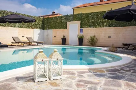 Villa Nur Amela with Pool, Jacuzzi, Darts, Villa de luxe à Pula avec piscine et jacuzzi - Photo 8