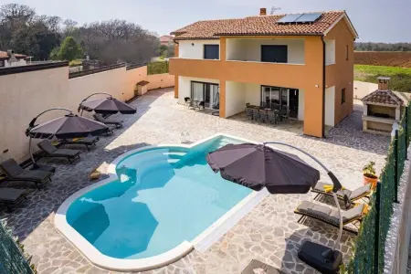Villa Nur Amela with Pool, Jacuzzi, Darts, Villa de luxe à Pula avec piscine et jacuzzi - Photo 9