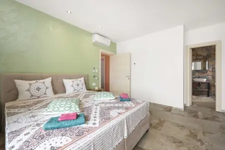 Villa Nur Amela with Pool, Jacuzzi, Darts, Villa de luxe à Pula avec piscine et jacuzzi - Photo 18