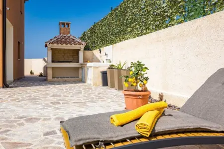 Villa Nur Amela with Pool, Jacuzzi, Darts, Villa de luxe à Pula avec piscine et jacuzzi - Photo 36