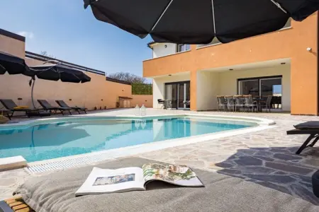 Villa Nur Amela with Pool, Jacuzzi, Darts, Villa de luxe à Pula avec piscine et jacuzzi - Photo 41