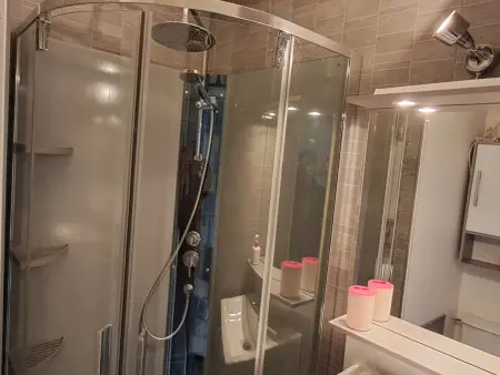 Studio cabine climatisé, piscine, parking, animaux admis, 350m plage - Photo 7