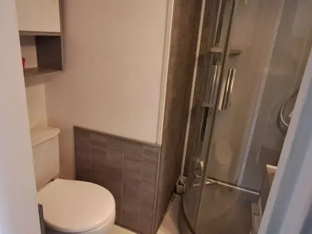 Studio cabine climatisé, piscine, parking, animaux admis, 350m plage - Photo 8