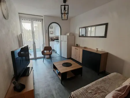 Appartement moderne 2 chambres, proche plage et parking privatif - Photo 1