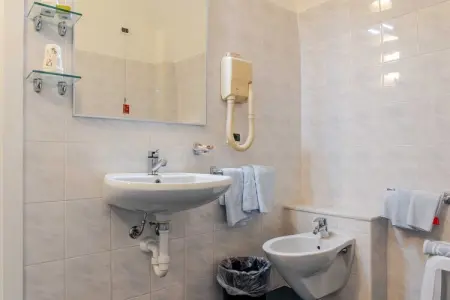 POSTA-34, Hôtel 3 Confort et Sérénité au cœur de Vintimille - Photo 11
