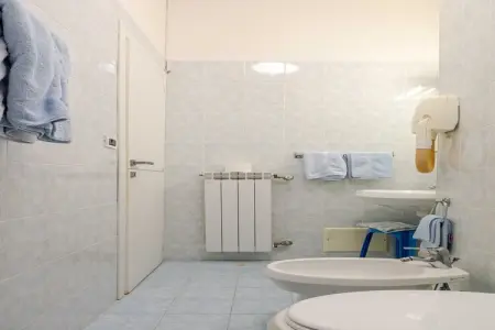 POSTA-22, Hôtel 3 Confort et Sérénité au cœur de Vintimille - Photo 3