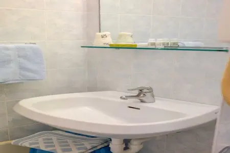 POSTA-22, Hôtel 3 Confort et Sérénité au cœur de Vintimille - Photo 6