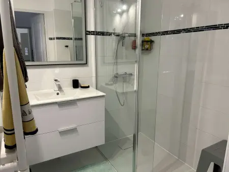 Appartement moderne à Saint-Raphaël, 2 chambres - Photo 12