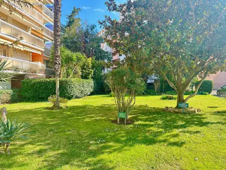 Appartement rénové à Juan les Pins avec parking - Photo 7