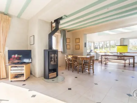 Maison lumineuse proche Granville, avec jardin et terrasse en bois - Photo 6