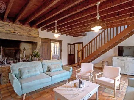 Gîte charme 12/14 pers avec piscine et jeux à Saint-Priest-la-Prugne - Photo 5