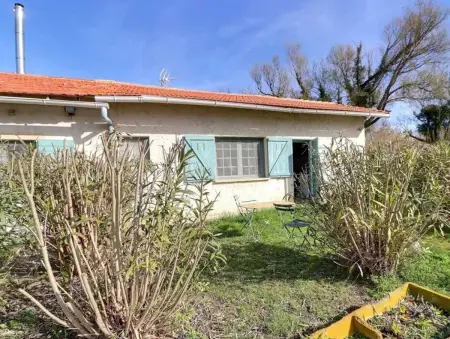 Charmant appartement en Camargue avec piscine partagée - Photo 8