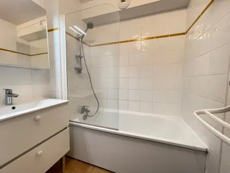 Appartement 2 chambres au pied des pistes avec piscine intérieure - Photo 7