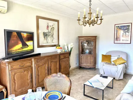 Appartement 3 pièces à Fréjus avec piscine partagée, près du centre - Photo 1