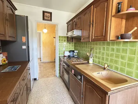 Appartement 3 pièces à Fréjus avec piscine partagée, près du centre - Photo 5