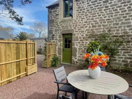 Charmante Maison à Montfarville avec Parking et Wifi, Animaux Bienvenus - Photo 3