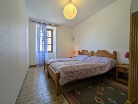 Gîte restauré avec grand terrain clos, salle de jeux, proche du Puy en Velay et Chavaniac-Lafayette - Photo 4