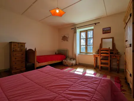 Gîte restauré avec grand terrain clos, salle de jeux, proche du Puy en Velay et Chavaniac-Lafayette - Photo 12