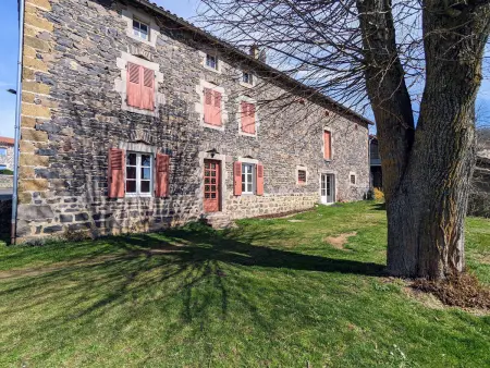 Gîte restauré avec grand terrain clos, salle de jeux, proche du Puy en Velay et Chavaniac-Lafayette - Photo 13