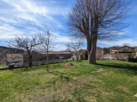 Gîte restauré avec grand terrain clos, salle de jeux, proche du Puy en Velay et Chavaniac-Lafayette - Photo 14