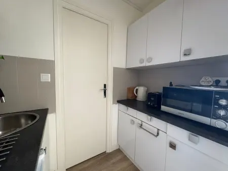 Studio moderne et cosy avec loggia, vue montagnes, Internet - Photo 13