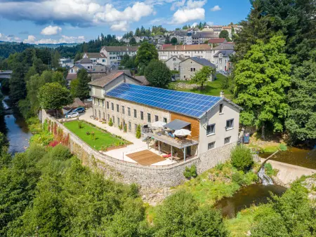 Grand gîte rénové, billard, baby-foot, vue sur rivière, terrasse, activités diverses - Photo 1