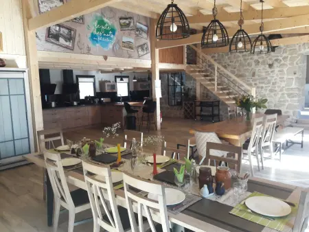 Grand gîte rénové, billard, baby-foot, vue sur rivière, terrasse, activités diverses - Photo 5