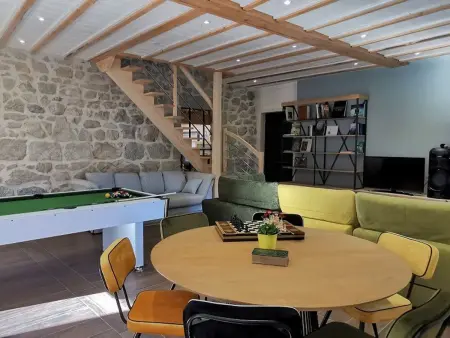 Grand gîte rénové, billard, baby-foot, vue sur rivière, terrasse, activités diverses - Photo 11